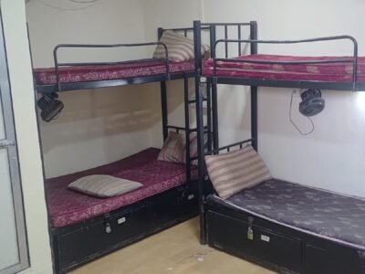 Girls pg in sakinaka andheri East near metro