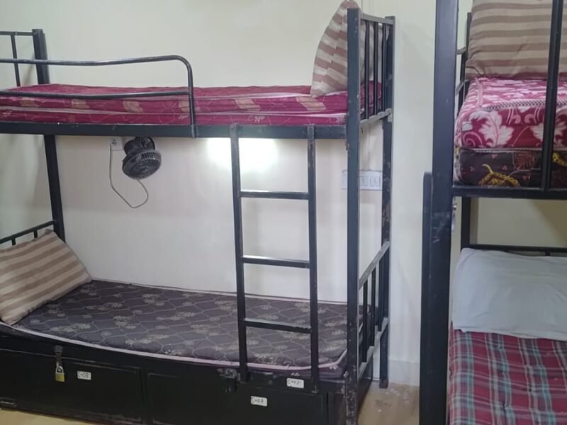Girls pg in sakinaka andheri East near metro